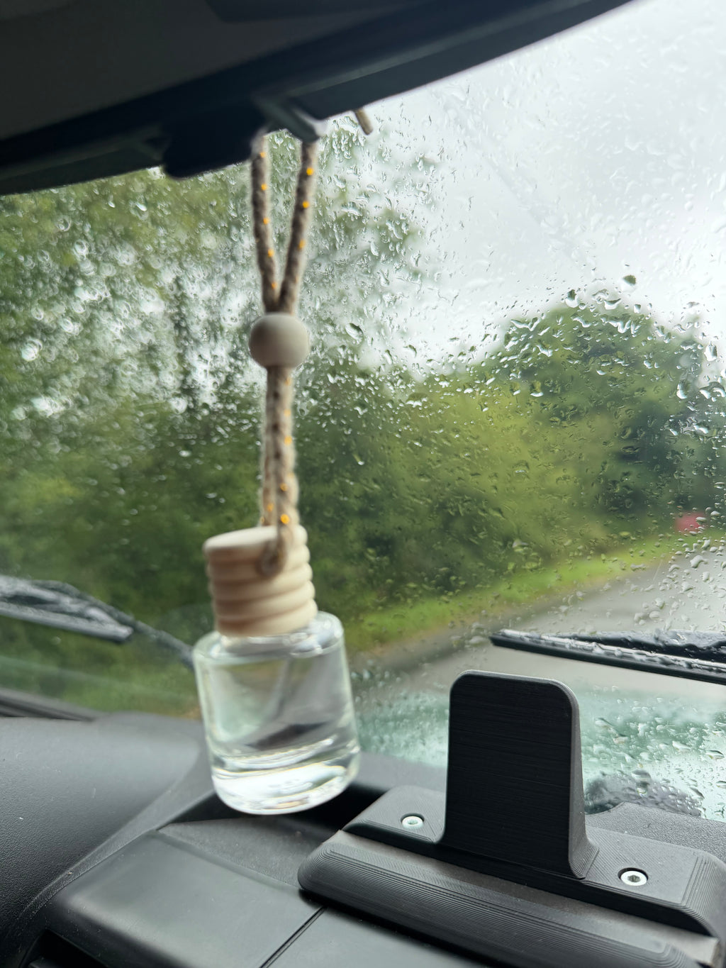 Hanging Car Diffuser with Wooden Lid